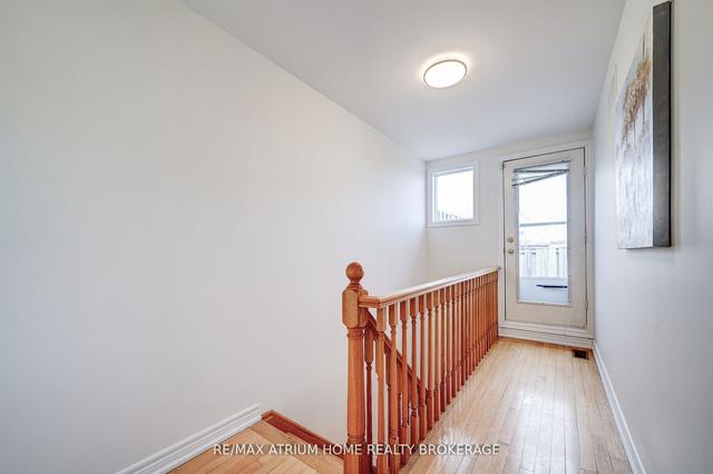 32c Oxford St, House attached with 3 bedrooms, 4 bathrooms and 2 parking in Toronto ON | Image 9