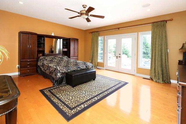 2250 Kean Hill Dr, House detached with 4 bedrooms, 3 bathrooms and 13 parking in Milton ON | Image 11