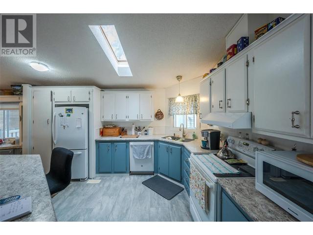 3096 Juniper Drive, House detached with 2 bedrooms, 2 bathrooms and 3 parking in Okanagan Similkameen E BC | Image 8