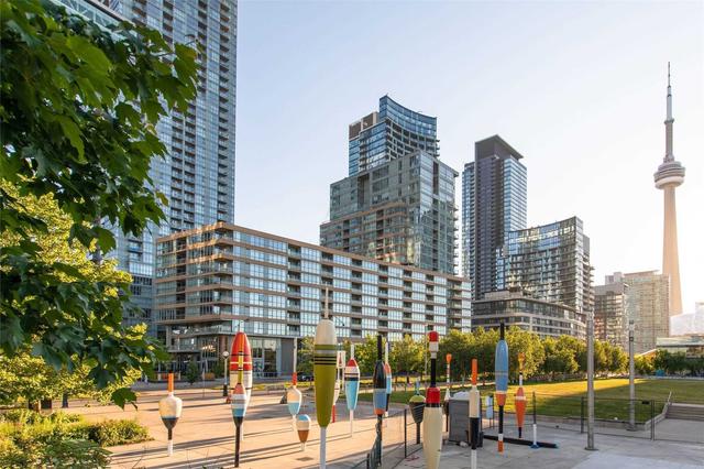 3211 - 19 Bathurst St, Condo with 3 bedrooms, 2 bathrooms and 0 parking in Toronto ON | Image 17