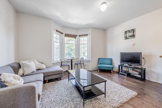 14 Coxwell Ave, House attached with 3 bedrooms, 1 bathrooms and 0 parking in Toronto ON | Image 10