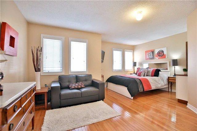942 Mandolin Pl, House semidetached with 3 bedrooms, 4 bathrooms and 4 parking in Mississauga ON | Image 15