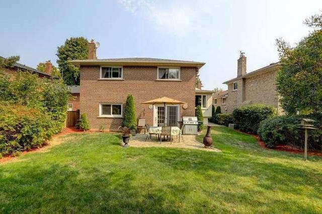 2254 Malden Crt, House detached with 4 bedrooms, 2 bathrooms and 4 parking in Mississauga ON | Image 25