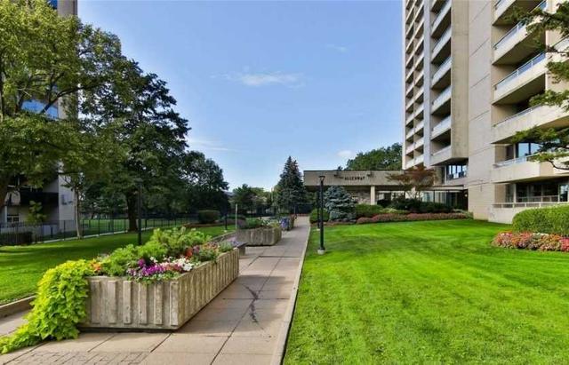 2107 - 360 Ridelle Ave, Condo with 3 bedrooms, 2 bathrooms and 1 parking in Toronto ON | Image 3