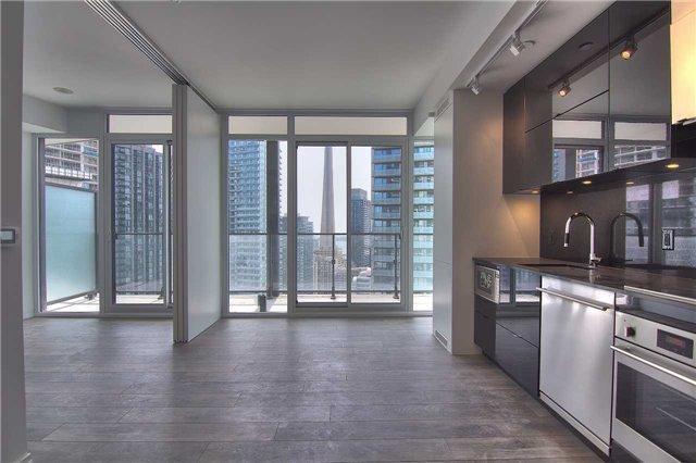 2912 - 125 Peter St, Condo with 1 bedrooms, 1 bathrooms and 1 parking in Toronto ON | Image 4