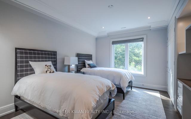 27 Whittaker Cres, House detached with 5 bedrooms, 8 bathrooms and 6 parking in Toronto ON | Image 14