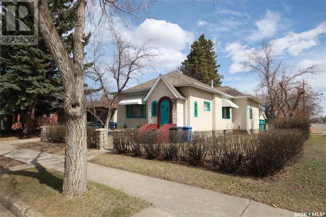 1602 98th Street, House detached with 5 bedrooms, 2 bathrooms and null parking in North Battleford CY SK | Image 2