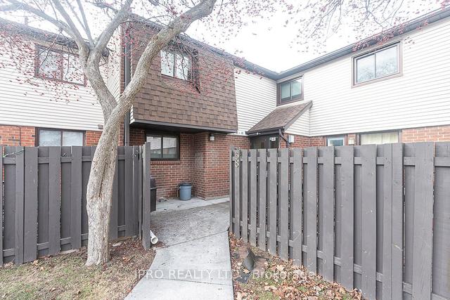 37 - 960 Glen St, Townhouse with 2 bedrooms, 2 bathrooms and 1 parking in Oshawa ON | Image 29