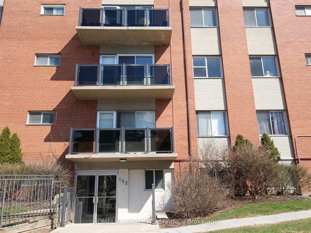 202 - 165 Colborne Ave, Condo with 2 bedrooms, 1 bathrooms and 1 parking in Richmond Hill ON | Image 4