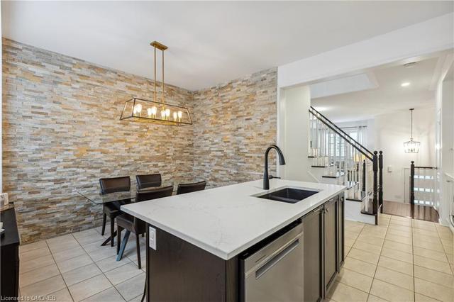 5 - 2171 Fiddlers Way, House attached with 3 bedrooms, 2 bathrooms and 2 parking in Oakville ON | Image 2