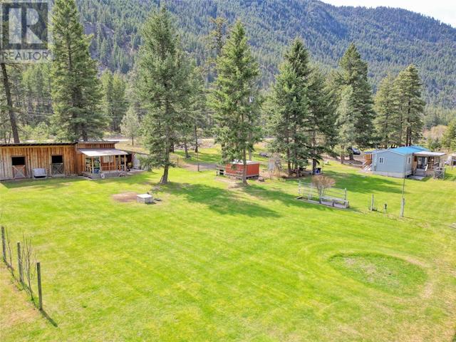 2446 Hwy 3, House other with 2 bedrooms, 2 bathrooms and null parking in Central Kootenay B BC | Image 7