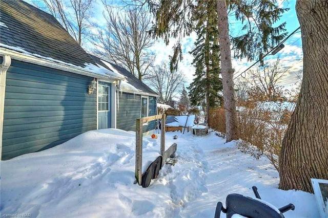 3933 Rebstock Rd, House detached with 3 bedrooms, 1 bathrooms and 4 parking in Fort Erie ON | Image 8