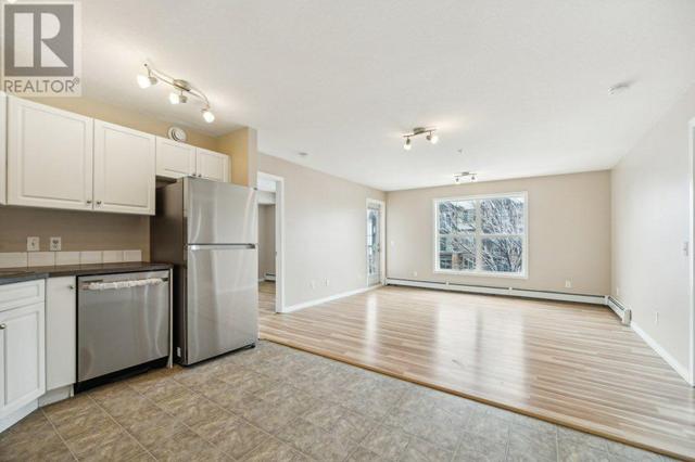 310, - 2000 Applevillage Court Se, Condo with 1 bedrooms, 1 bathrooms and null parking in Calgary AB | Image 4