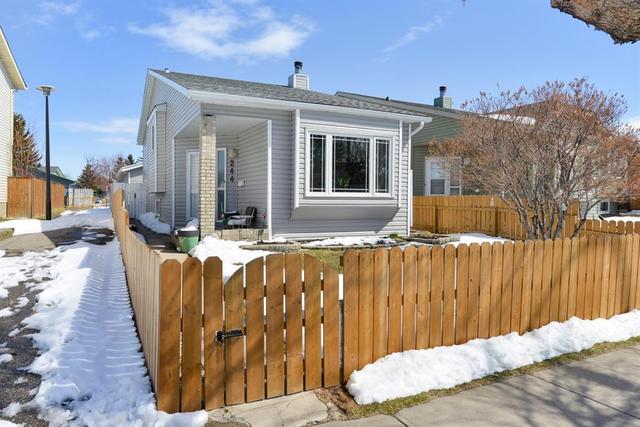 244 Falton Drive Ne, House detached with 3 bedrooms, 2 bathrooms and 2 parking in Calgary AB | Card Image