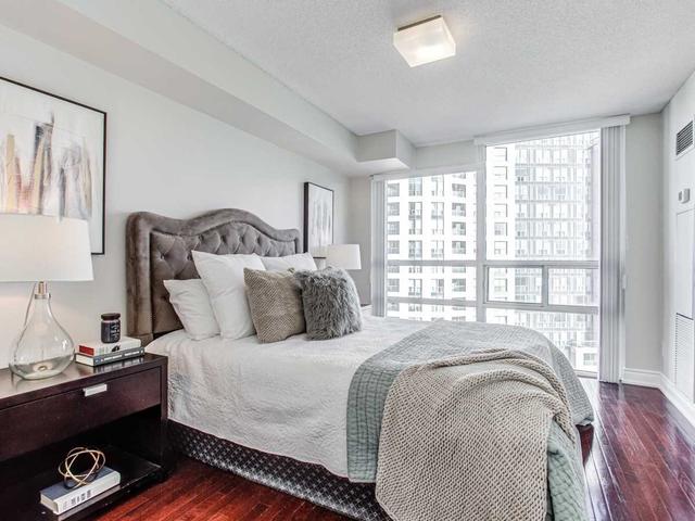 1505 - 503 Beecroft Rd, Condo with 2 bedrooms, 2 bathrooms and 1 parking in Toronto ON | Image 7