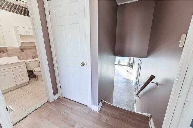 198 Robert Hicks Dr, House semidetached with 4 bedrooms, 3 bathrooms and 5 parking in Toronto ON | Image 9