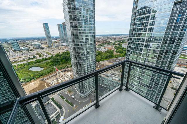 2706 - 2900 Highway 7 Ave, Condo with 2 bedrooms, 2 bathrooms and 2 parking in Vaughan ON | Image 9