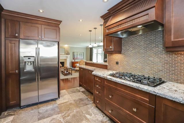 1195 Half Moon Lane, House detached with 3 bedrooms, 2 bathrooms and 5 parking in Oakville ON | Image 2