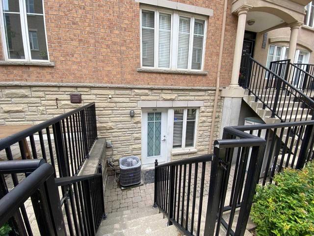 820 - 46 Western Battery Rd, Townhouse with 2 bedrooms, 1 bathrooms and 0 parking in Toronto ON | Image 10