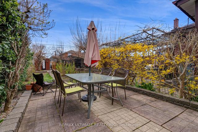 39 Hatherley Rd, House detached with 2 bedrooms, 1 bathrooms and 1 parking in Toronto ON | Image 26