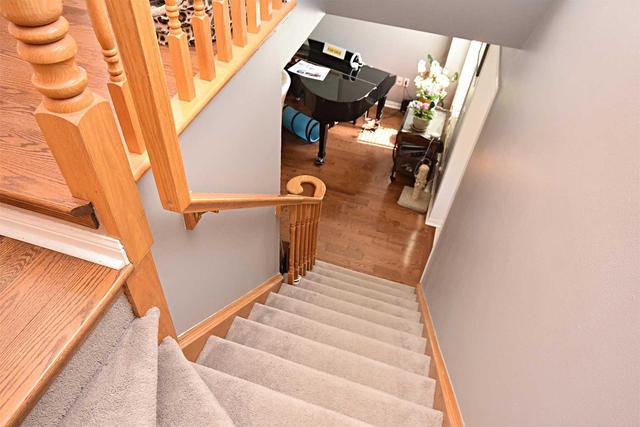 524 Kearns Dr, House semidetached with 3 bedrooms, 3 bathrooms and 1 parking in Milton ON | Image 16