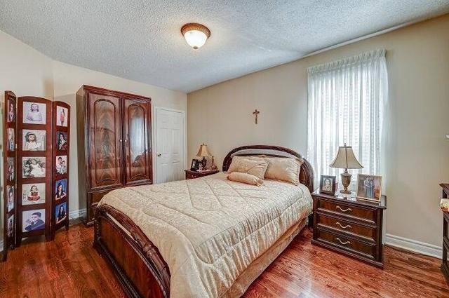 613 Caledonia Rd, House detached with 2 bedrooms, 2 bathrooms and 3 parking in Toronto ON | Image 5