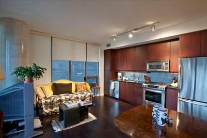 1002 - 33 Lombard St, Condo with 1 bedrooms, 1 bathrooms and null parking in Toronto ON | Image 2