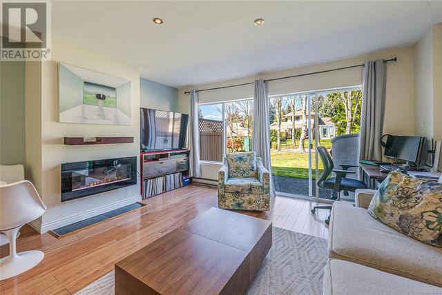 6023 Jake's Pl, House attached with 2 bedrooms, 2 bathrooms and 2 parking in Nanaimo BC | Image 10