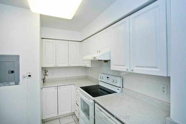 1011 - 8 Hillcrest Ave, Condo with 2 bedrooms, 2 bathrooms and 1 parking in Toronto ON | Image 5