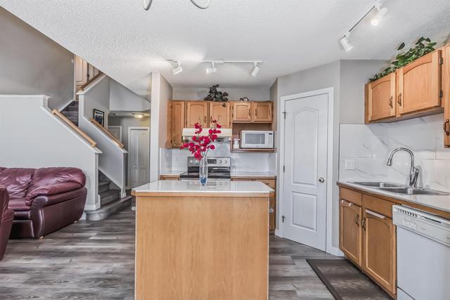 92 San Diego Green Ne, House detached with 3 bedrooms, 2 bathrooms and 4 parking in Calgary AB | Image 11