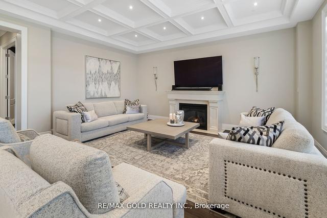 1 Mary Natasha Crt, House detached with 5 bedrooms, 6 bathrooms and 9 parking in Vaughan ON | Image 9