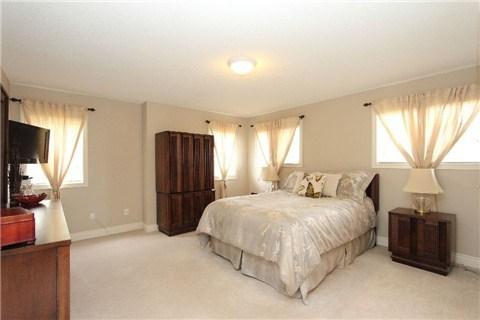 336 Britannia Ave E, House detached with 4 bedrooms, 3 bathrooms and 2 parking in Oshawa ON | Image 12