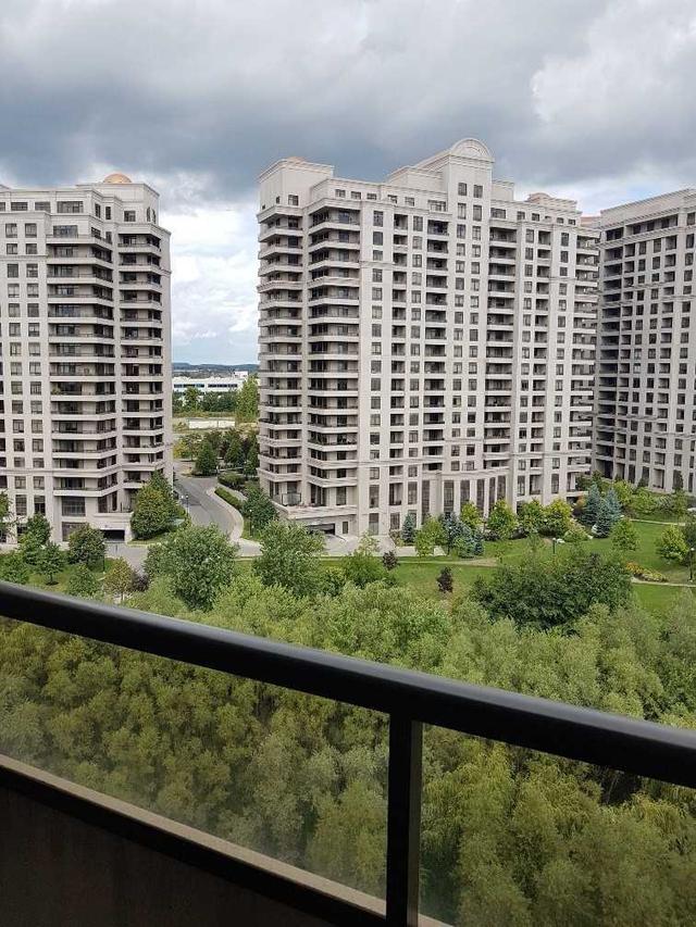 809 - 9225 Jane St, Condo with 2 bedrooms, 2 bathrooms and 1 parking in Vaughan ON | Image 9