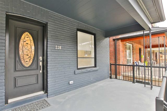 236 Grace St, House semidetached with 6 bedrooms, 5 bathrooms and 2 parking in Toronto ON | Image 12