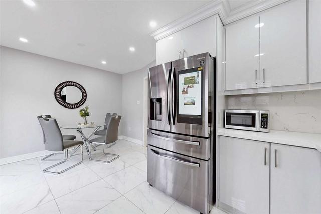 5610 Annabelle Ave, House semidetached with 3 bedrooms, 4 bathrooms and 3 parking in Mississauga ON | Image 3