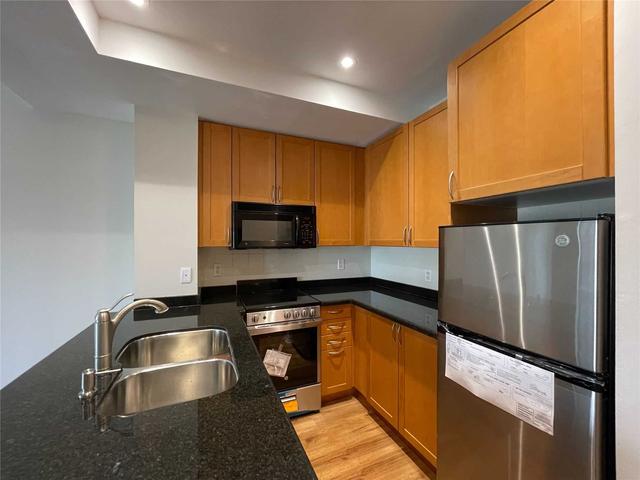 206 - 220 Burnhamthrope Rd W, Condo with 1 bedrooms, 1 bathrooms and 1 parking in Mississauga ON | Image 1