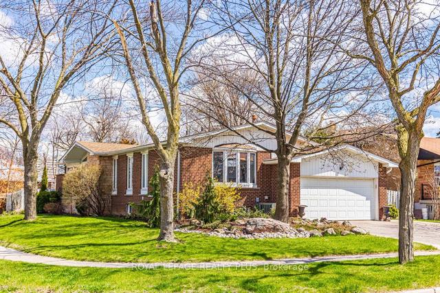 3551 Burningelm Cres, House detached with 3 bedrooms, 3 bathrooms and 5 parking in Mississauga ON | Image 1