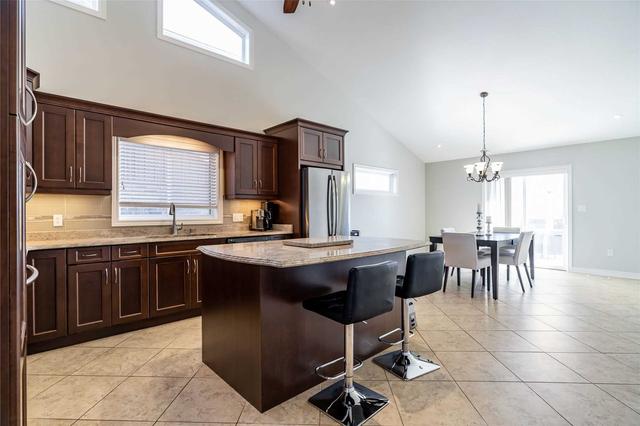5826 Fiddlehead Lane, House detached with 3 bedrooms, 3 bathrooms and 4 parking in Niagara Falls ON | Image 6