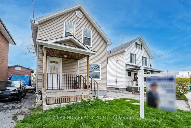 123 Huron St, House detached with 3 bedrooms, 2 bathrooms and 2 parking in Oshawa ON | Image 1