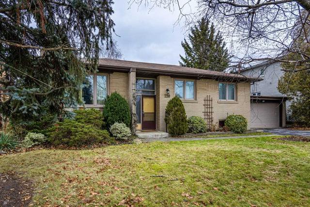 220 Hendon Ave, House detached with 3 bedrooms, 2 bathrooms and 5 parking in Toronto ON | Image 12
