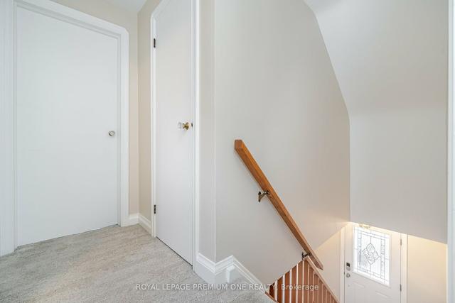 3 Minnie Ave, House detached with 4 bedrooms, 2 bathrooms and 3 parking in Toronto ON | Image 15