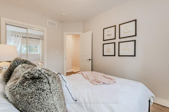 105 Mount Hope St, House attached with 4 bedrooms, 5 bathrooms and 2 parking in Kitchener ON | Image 8