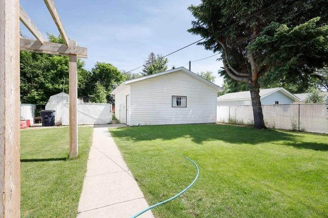 412 4 Street W, House detached with 4 bedrooms, 2 bathrooms and 3 parking in Brooks AB | Image 37