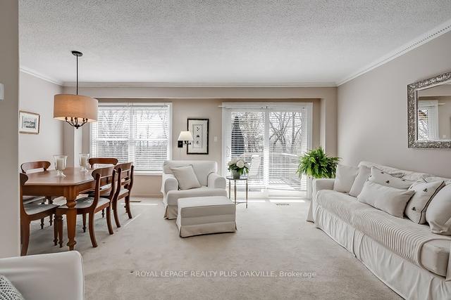1153 Potters Wheel Cres, House attached with 3 bedrooms, 2 bathrooms and 3 parking in Oakville ON | Image 3
