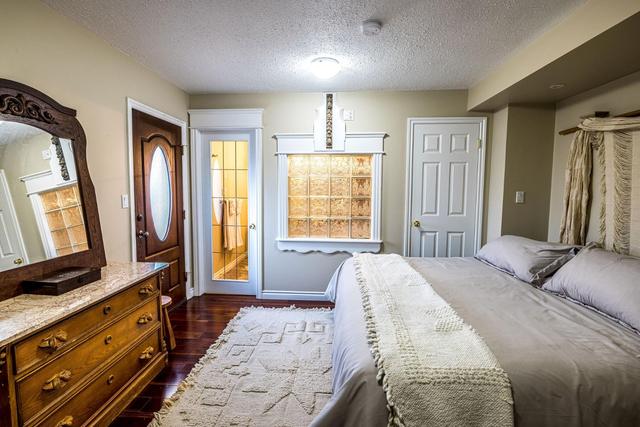 5 - 360 4 Street W, Condo with 2 bedrooms, 2 bathrooms and 1 parking in Drumheller AB | Image 2
