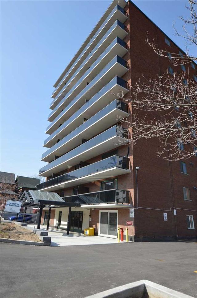 206 - 81 Charlton Ave E, Condo with 1 bedrooms, 1 bathrooms and 1 parking in Hamilton ON | Image 1