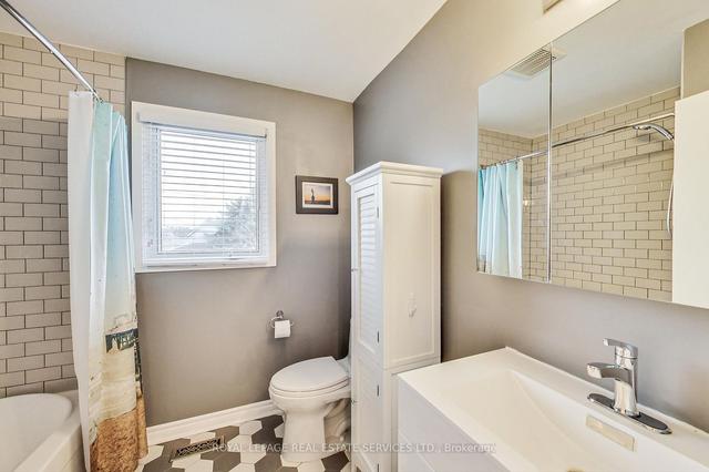 58 Brownville Ave, House detached with 3 bedrooms, 3 bathrooms and 2 parking in Toronto ON | Image 8