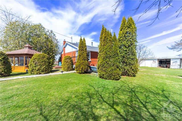 120 Route 25 Route, House detached with 3 bedrooms, 1 bathrooms and 10 parking in Alfred and Plantagenet ON | Image 23