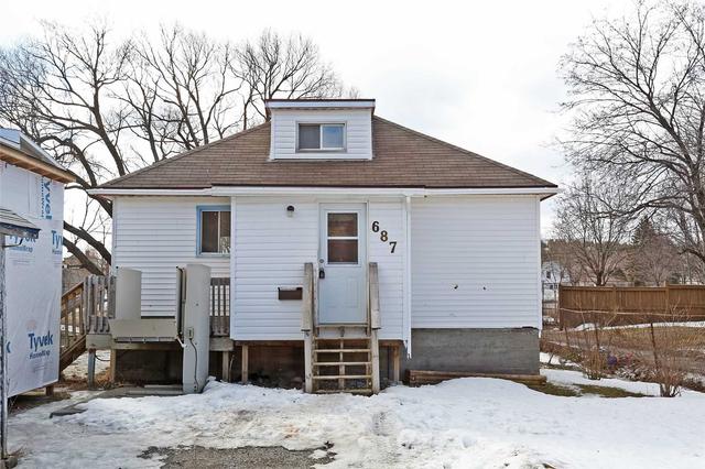 687 Cambrian Heights Dr, House detached with 2 bedrooms, 1 bathrooms and 6 parking in Greater Sudbury ON | Image 1