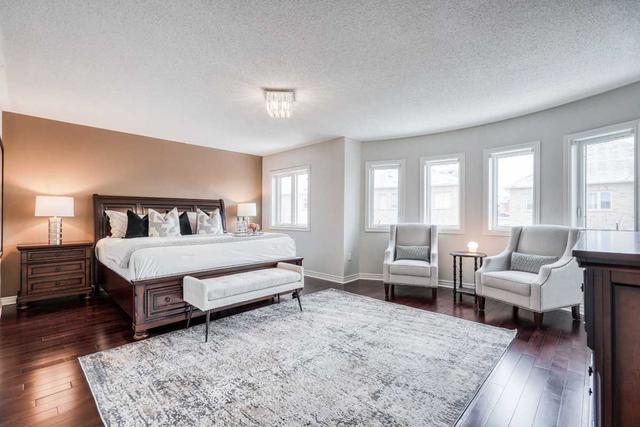 895 Memorial Circ, House detached with 5 bedrooms, 5 bathrooms and 4 parking in Newmarket ON | Image 5